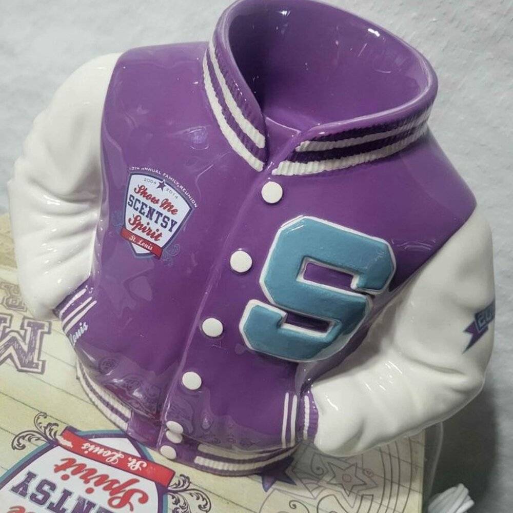 Scentsy Reunion Warmer